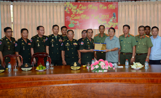 Công an PrâyVeng – Vương quốc Campuchia thăm và chúc tết Công an Đồng Tháp - Ảnh minh hoạ 2